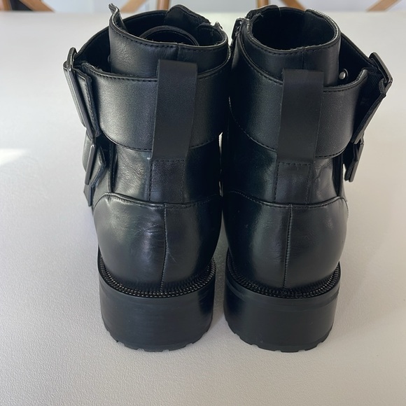 Blondo Camila Waterproof Leather Boots Black Buckle Details Moto Boho Size 9.5 - Picture 9 of 12